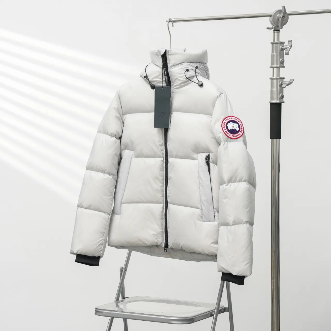 P780 CANADA GOOSE丨Canada Goose 2252 Puff Hooded Down Jacket Color: Gray White Red Size: XS-XXL